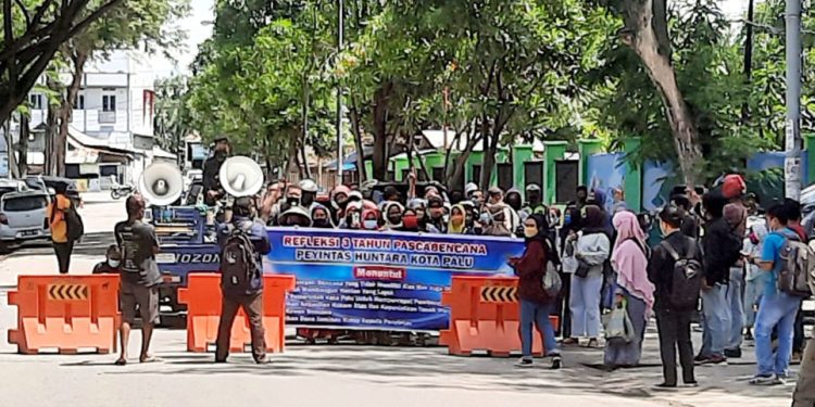 Aksi Demo Hampir Ricuh, Roy Sumakul Minta Pendemo Jangan Anarkis