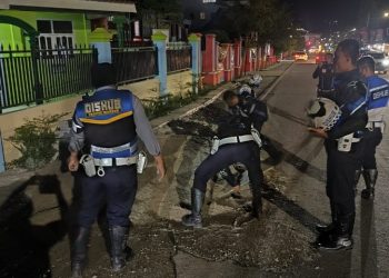 Letakkan Material di Bahu  Jalan, Kepala Sekolah SD Inpres 1 Lolu Didenda Dishub Kota Palu