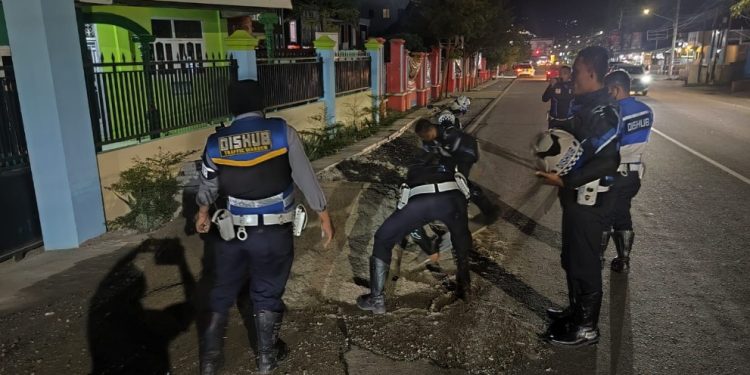 Letakkan Material di Bahu Jalan, Kepala Sekolah SD Inpres 1 Lolu Didenda Dishub Kota Palu