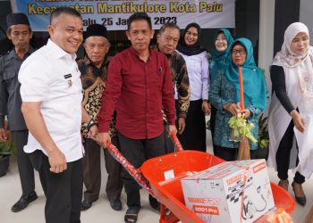 Walikota Palu Resmikan Kantor Kelurahan Tanamodindi