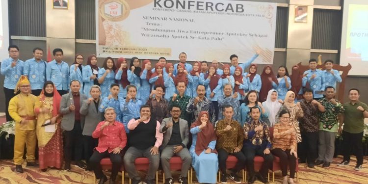 Kadis Kesehatan Paparkan Program Palu Sehat di Konfercab IAI Kota Palu