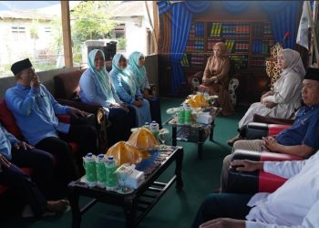 Diah Puspita Serahkan Bantuan Dana Kepada LPPTKA-BKPRMI Kota Palu Untuk Renovasi Sejumlah TPA