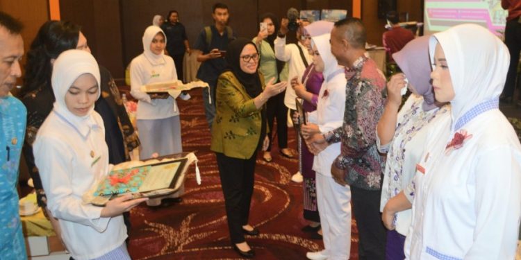 Sekda Kota Palu Menghadiri Capping Day Politeknik Cendrawasih Palu