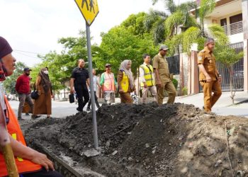Program Terima Kasih Padat Karya, Bersihkan Drainase Honornya Rp25 Ribu Per Meter