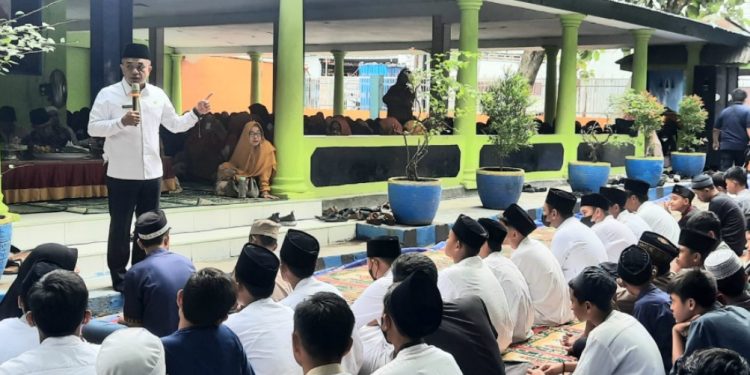 Wali Kota Palu Menghadiri Peringatan Isra’ Mi’raj di SMPN 9 Palu