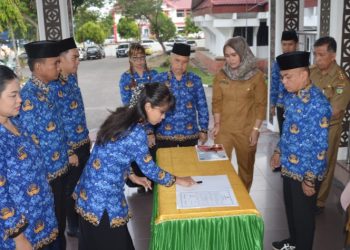 Wali Kota Pimpin Pengambilan Sumpah 220 PNS Baru di Lingkup Pemkot Palu