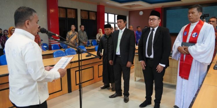 Walikota Lantik  Rustam dan Sepriyanus Menjadi Direksi Perumda Kota Palu