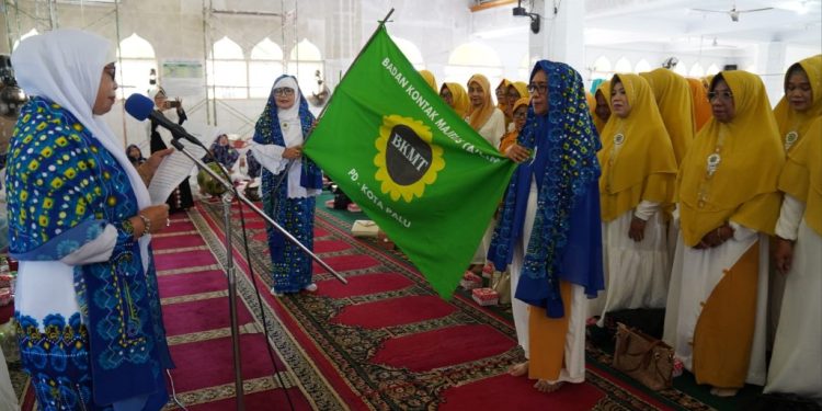 Asisten II Setda Kota Palu menghadiri Pelantikan dan Pengukuhan Majelis Ta’lim Wanita Al-Jami’ah