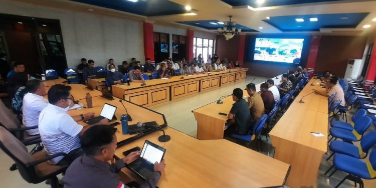 Hadianto : Seluruh RT dan RW harus bersinergi dengan camat dan lurah, bangun sinergitas mendukung program Pemkot Palu