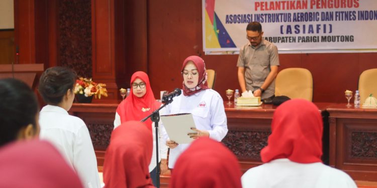 Diah Puspita Lantik Pengurus ASIAFI Kabupaten Parimo