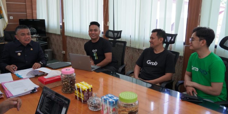 Audiensi Bersama Wali Kota, Grab Akan Merevitalisasi Empat Halte di Kota Palu