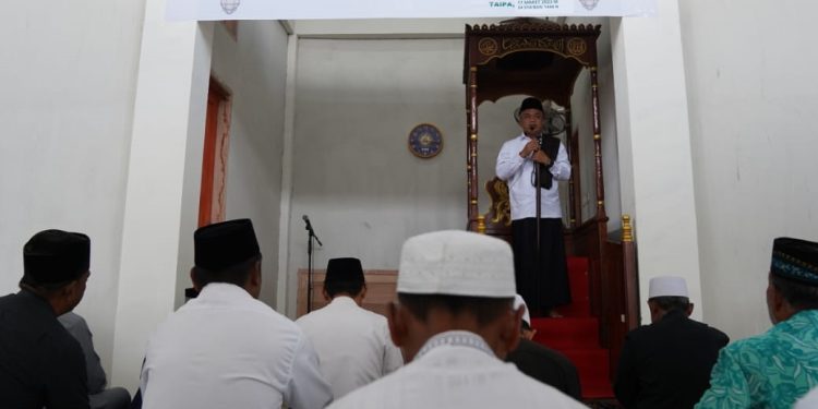 Hadianto Menjadi Khatib Sholat Jumat, Ini Pesan Khutbahnya Untuk Jamaah