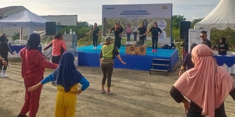 Wujudkan Hidup Sehat, Panasonic Ajak Masyarakat Kota Palu Senam Pagi Bersama