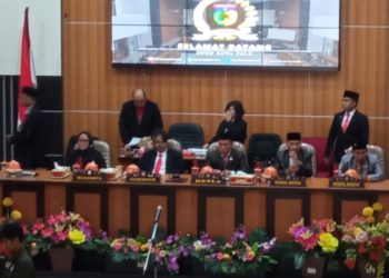 Sekkot Hadiri Pelantikan PAW Dian Tri Purwanti sebagai Anggota DPRD Kota Palu