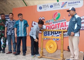 Kadis Kearsipan Dan Perpustakaan Kota Palu Menghadiri Pesta Wirausaha