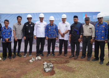 Hadianto Meletakkan Batu Pertama Pembangunan Rumah Dua Jari Center