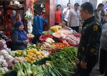Jelang Bulan Ramadhan, Wali Kota Palu Pantau Harga Bahan Pokok di Pasar Masomba