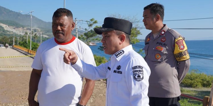 Wali Kota Palu Tinjau Langsung Progres Perbaikan Jembatan Buluri