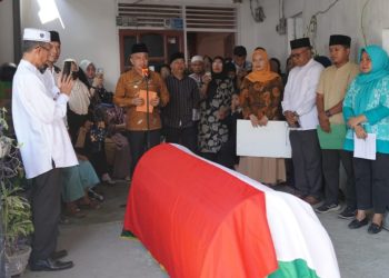 Pelepasan Jenazah Almarhum Iskandar Djaja, Wali Kota : Terima Kasih Sebesar-Besarnya Atas Pengabdian Yang Telah Diberikan