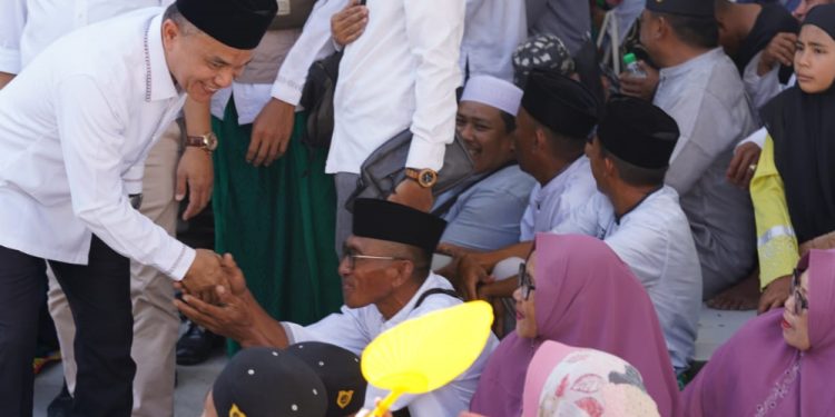 Wali Kota Palu Menghadiri Haul Guru Tua ke-55