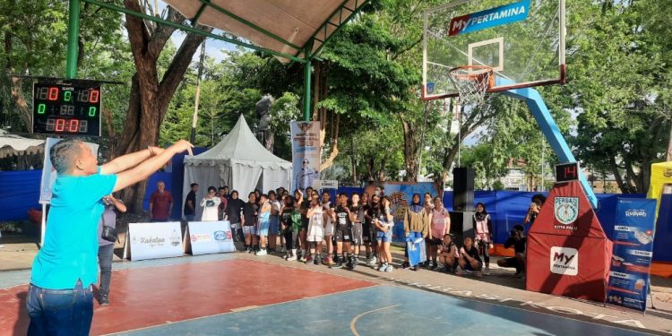 Kadispora Kota Palu Membuka Secara Resmi Lomba Skyflash Let’s Play Basketball