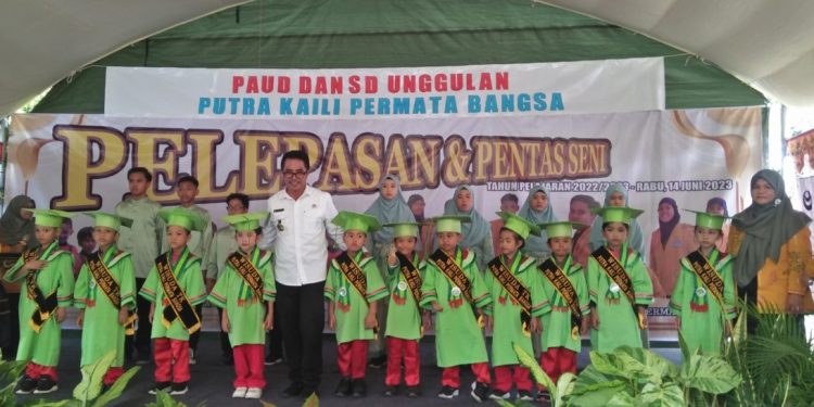 Pelepasan siswa kelas 6 SD Unggulan dan TK Putra Kaili Permata Bangsa, Ini Harapan Kadis Pendidikan