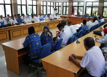 Rapat Bersama Lurah dan Camat, Hadianto : Tolong Kerja Bagus, Kalau Tidak, Bulan Desember Saya Ganti