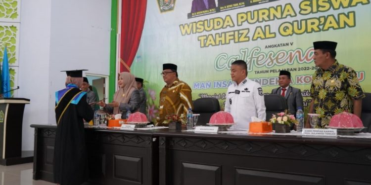 Wisuda Purna Siswa dan Tahfidz Al-Qur’an MAN Insan Cendekia Palu, Ini Pesan Wali Kota