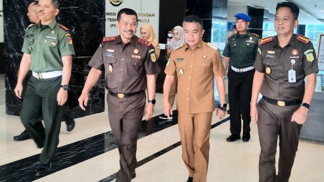 Wali Kota Palu Hadiri Acara Bakti Sosial Donor Darah  Dalam Rangka Hari Bhakti Adhyaksa ke-68 Tahun 2023