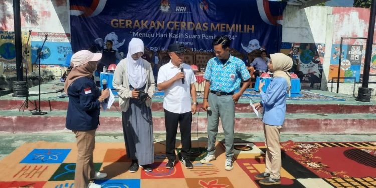 Wali Kota Hadiri Kegiatan Gerakan Cerdas Memilih di SMA Negeri 4 Palu