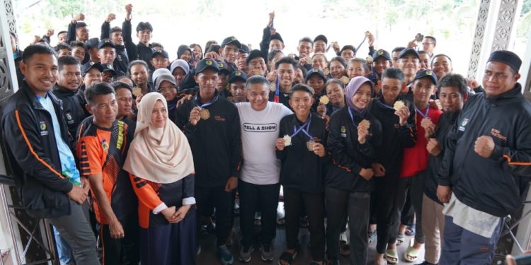 Berhasil Meraih Juara Umum POPDA Sulteng 2023, Wali Kota Menyambut Langsung Kedatangan Kontingen Kota Palu