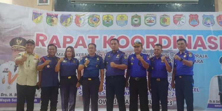 Plt Kadis Damkarmat Palu Menjadi Narasumber Rakor Pemadam dan Penyelamatan Bersama Satpol PP Se-Sulteng