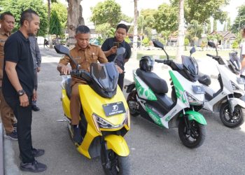 Test Ride Motor Listrik, Wali Kota : Bisa Menjadi Alternatif Untuk Kendaraan Dinas