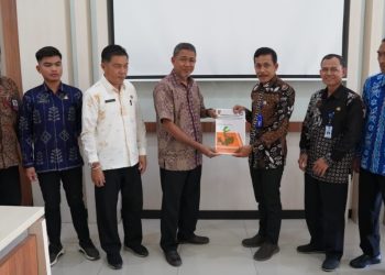 Asisten I Melepas Dua ASN DLH Kota Palu Magang di Kabupaten Sleman Yogyakarta