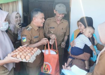 Wali Kota Palu Serahkan Bantuan Stunting Untuk Masyarakat Huntap Petobo