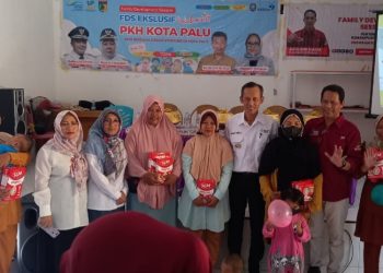 Kadis Kesehatan Kota Palu Membuka Kegiatan FDS Eksklusif Kolaboratif Di Kelurahan Lambara