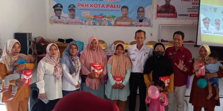 Kadis Kesehatan Kota Palu Membuka Kegiatan FDS Eksklusif Kolaboratif Di Kelurahan Lambara