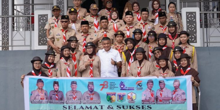 Wali Kota Palu Melepas Kontingen Kwartir Cabang Gerakan Pramuka Menuju Raimuna Nasional XII