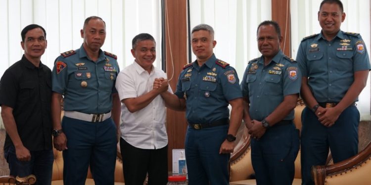 Wali Kota Menerima Kunjungan Komandan Lanal Palu Yang Baru
