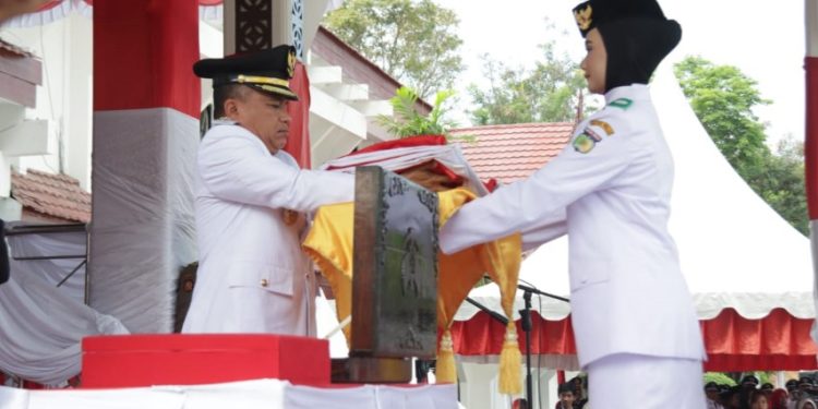 Pemkot Palu Menggelar Upacara Peringatan HUT Ke-78 Republik Indonesia Berjalan Dengan Khidmat