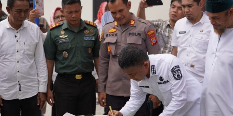 Resmikan Kantor Kelurahan Baru, Wali Kota Ingatkan Masyarakat Taat Membayar PBB dan Retribusi Sampah