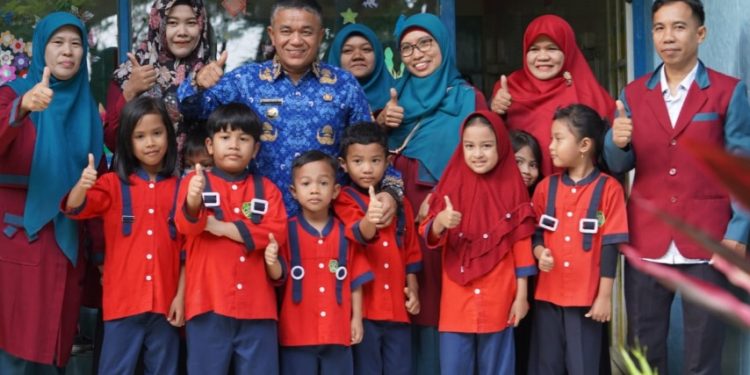 Hadianto Rasyid Berikan Apresiasi Kepada Para Guru SD Putra Kaili Permata Bangsa