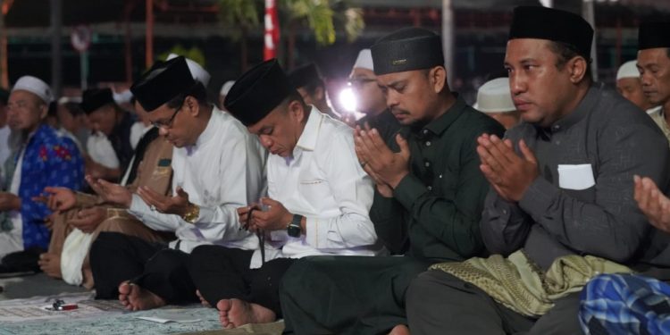 Wali Kota Palu Hadiri Salat Subuh dan Zikir Bersama Dalam Rangka HUT Ke-45 Kota Palu