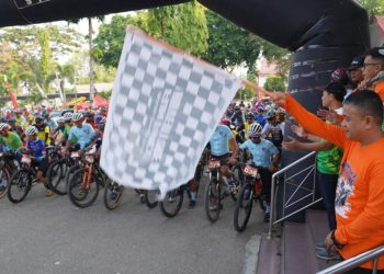 Hadianto Melapas Peserta Jelajah Lembah Palu Fun Adventure And Race Palu Mantap Bergerak