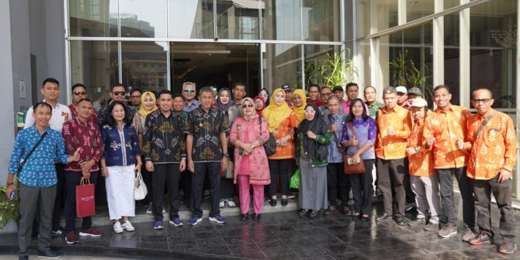 Asisten I Setda Kota Palu, Pimpin Kunjungan Kerja Camat dan Luruh Ke Kota Bandung