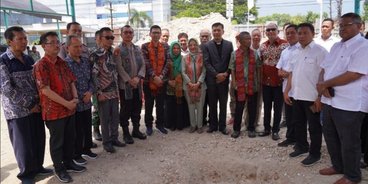 Wawali Palu Hadiri Peletakkan Batu Pertama Pembangunan Gedung GKST Immanuel
