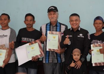 Wali Kota Palu Serahkan 89 Sertifikat Hak Milik Kepada Masyarakat Huntap Duyu