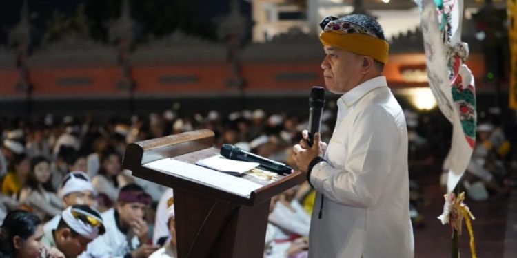 Hadianto Hadiri Acara Piodalan Pura Agung Wana Kertha Jagadnatha