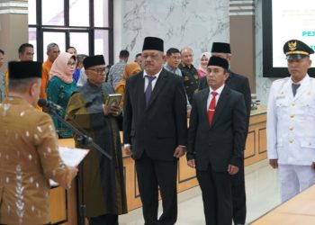 Wali Kota Melantik Empat Pejabat Pemerintah Kota Palu