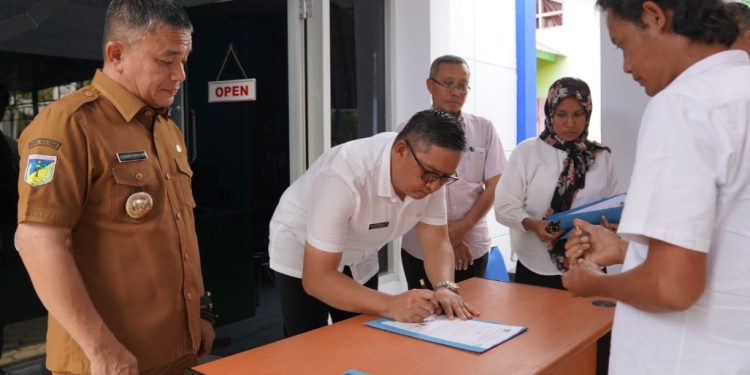 Penandatanganan Pakta Integritas Perumdam Avo, Roy Sumakul : Kami Inginkan Air Bersih Berjalan 1×24 Jam